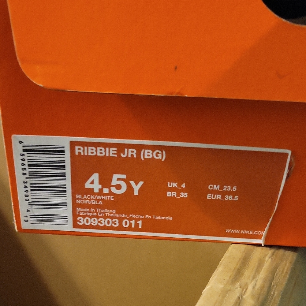 Nike Ribbie Jr Black and White Shoes